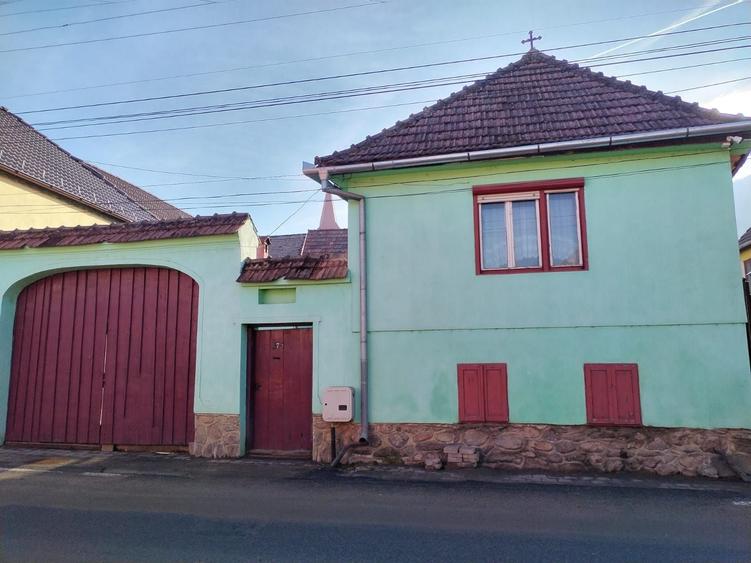 Casă cu 4 camere în Rășinari