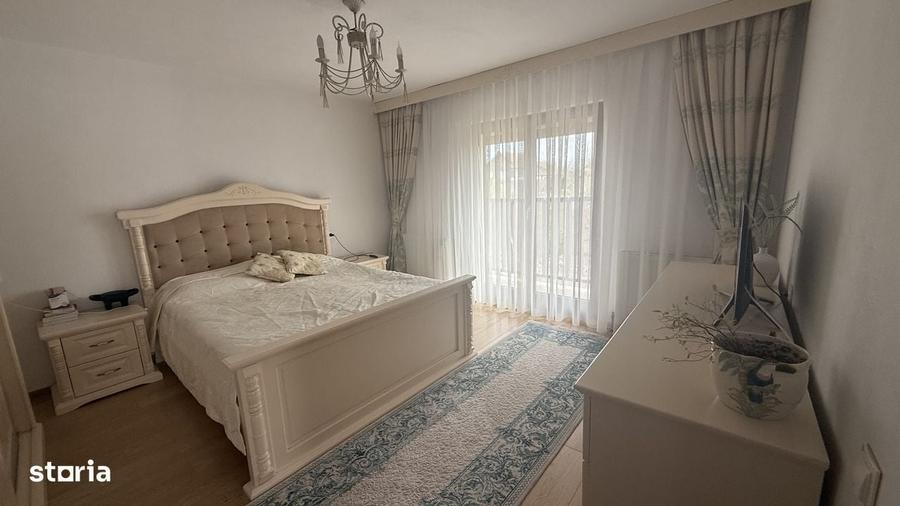 Casă cu 4 camere cu Teren 433 Mp în Central
