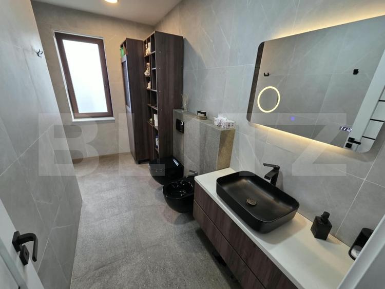 Casă individuală cu 4 camere cu Canalizare în Exterior Vest