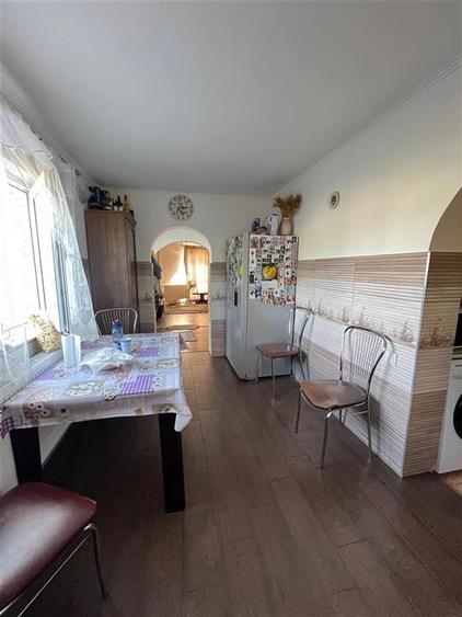 Casă cu 4 camere cu Teren 684 Mp în Lețcani