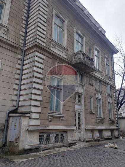 Birou, de 1,208 mp, în Batistei