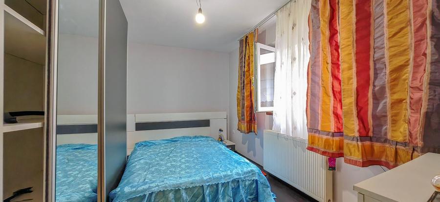 Casă individuală cu 3 camere cu Teren 200 Mp în Alexandriei