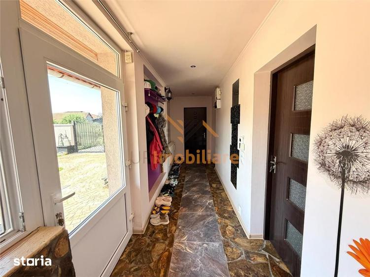 Casă cu 3 camere cu Teren 740 Mp în Girișu de Criș