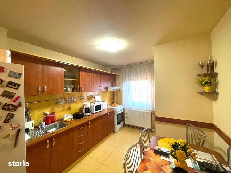 Apartament cu 3 camere decomandat, mobilat în Soarelui