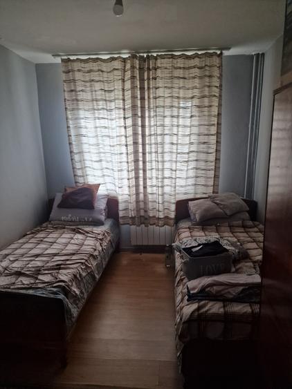 Apartament cu 4 camere semidecomandat în Central