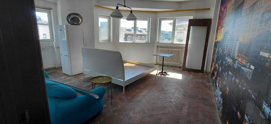 Apartament cu 2 camere semidecomandat în Centrul Istoric