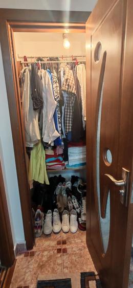 Apartament cu 3 camere decomandat în Cet