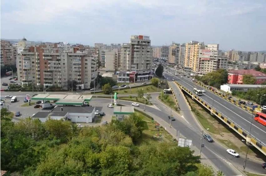Apartament cu 2 camere decomandat, mobilat în Mărăști