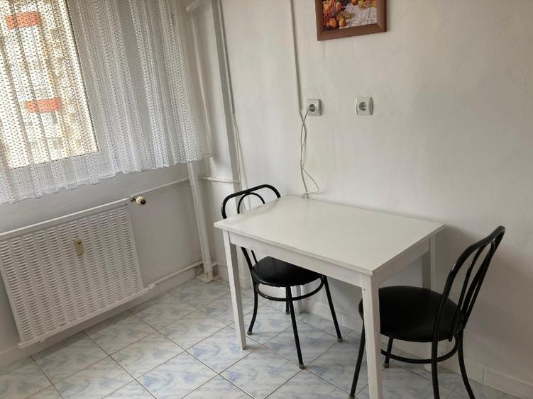 Apartament cu 2 camere decomandat în Brâncoveanu