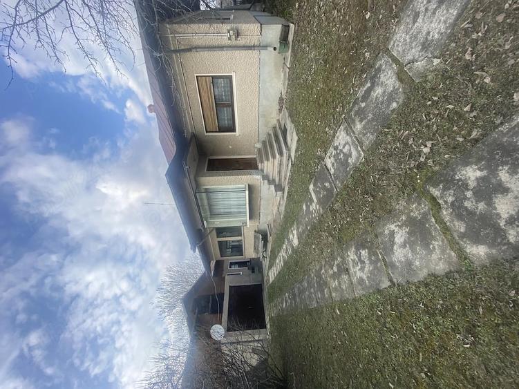 Casă cu Teren 1013 Mp în Scorțeni