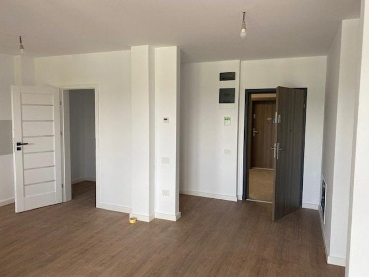 Apartament cu 3 camere nedecomandat în Aradului