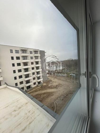 Apartament cu 2 camere decomandat în Aleea Sporturilor — fotografia 3