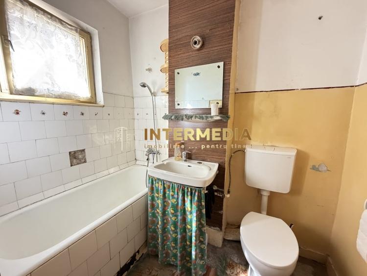 Apartament cu 2 camere decomandat, mobilat în Cetate