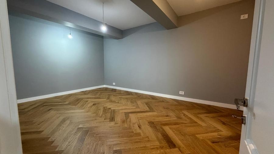 Apartament cu 3 camere decomandat în Aviației