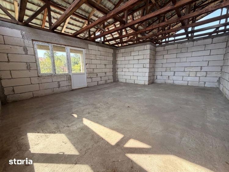 Casă cu 5 camere decomandat cu Teren 6400 Mp în Văgiulești
