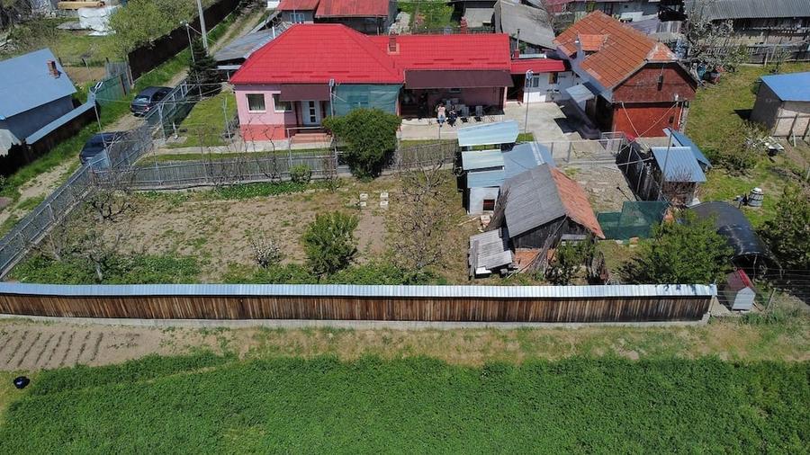 Casă cu 3 camere cu Teren 4381 Mp în Poduri