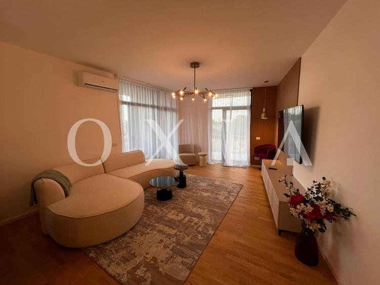 Apartament cu 4 camere semidecomandat, mobilat în Tipografilor