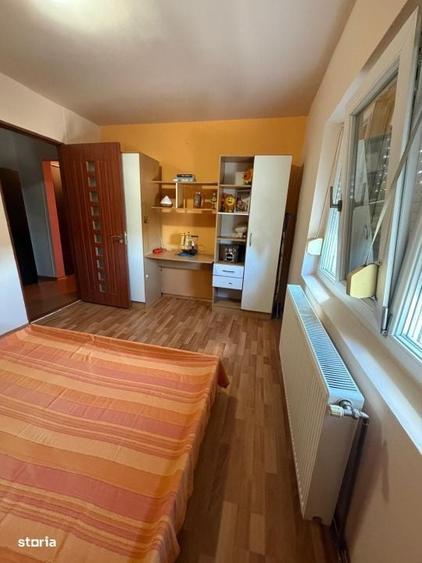 Apartament cu 3 camere semidecomandat în Central