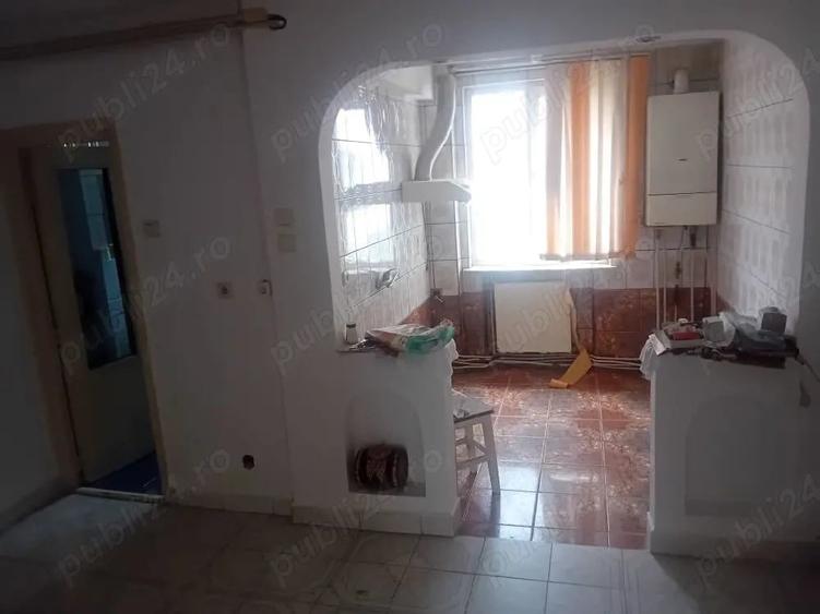 Apartament cu 3 camere decomandat în Precista