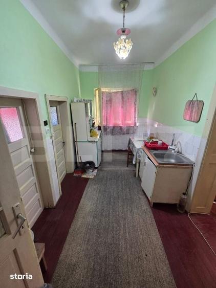 Casă cu 3 camere cu Teren 1111 Mp în Central