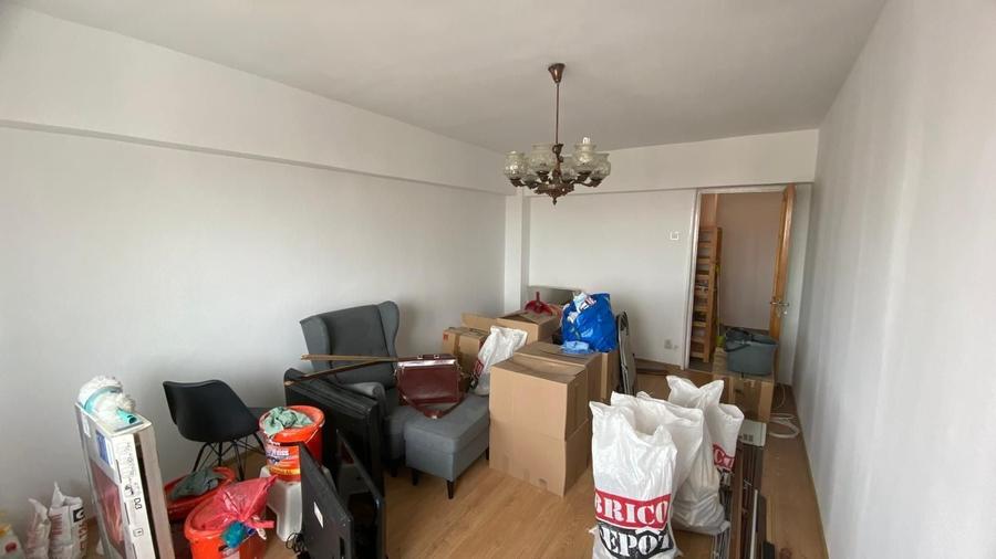 Apartament cu 4 camere decomandat în Amzei