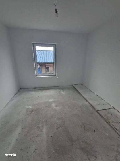Casă cu 9 camere cu Teren 1500 Mp în Central