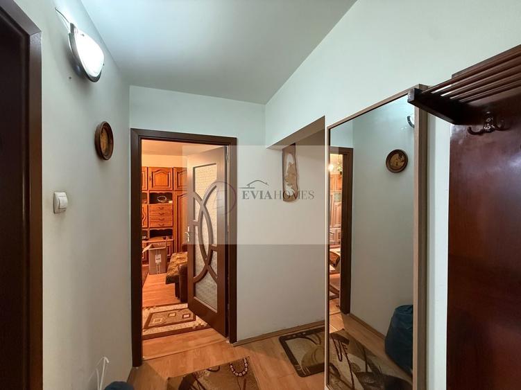 Apartament cu 3 camere decomandat în Plopilor