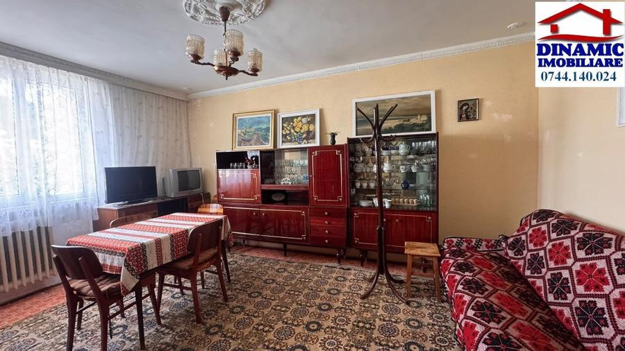 Apartament cu 2 camere decomandat în Precista
