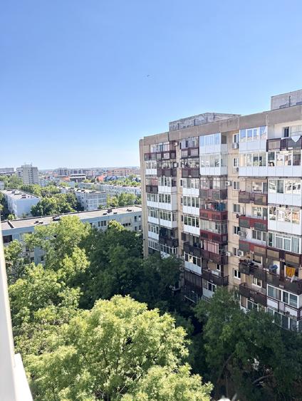 Apartament cu 3 camere decomandat în Drumul Taberei