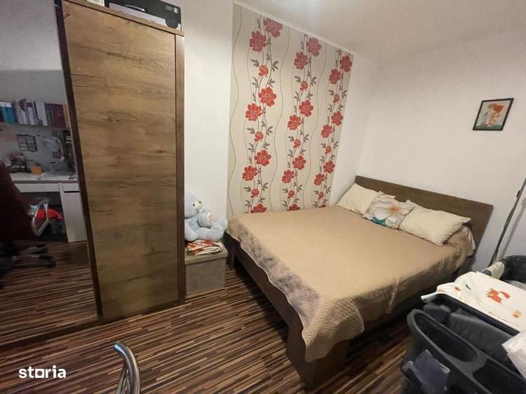 Apartament cu 3 camere în Craiovița Nouă