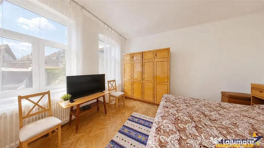 Corp de casa cu 2 imobile, intrari separate, pod si beci gen - 3