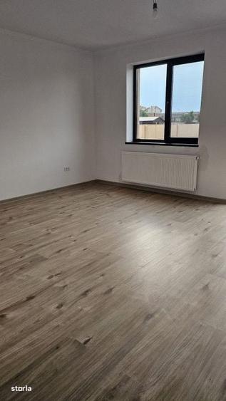 Casă cu 4 camere cu Teren 215 Mp în Prelungirea Ghencea