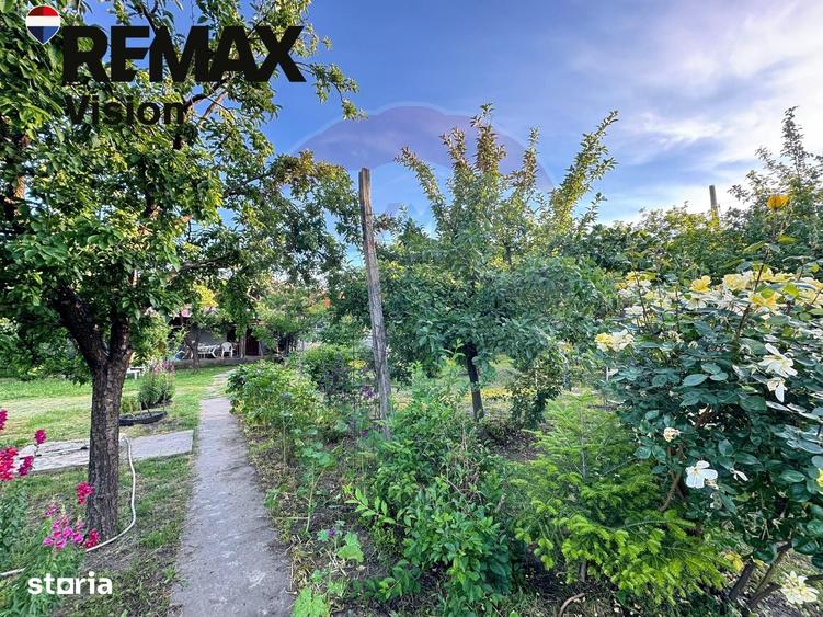 Casă cu 5 camere cu Teren 9500 Mp în Catane