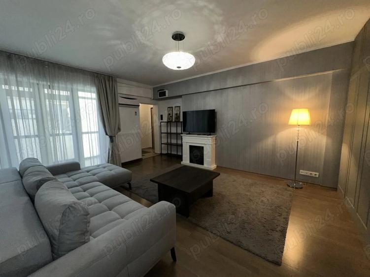 Apartament cu 3 camere semidecomandat, mobilat în Unirii