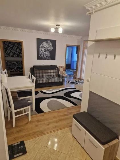 Apartament cu 3 camere semidecomandat, mobilat în Apahida