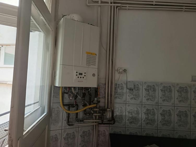 Apartament cu 3 camere semidecomandat, mobilat în Armeneasca