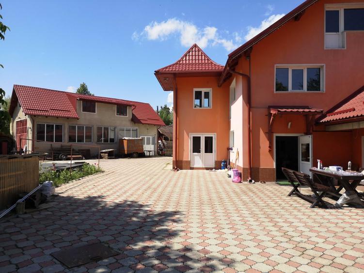 Casă cu 4 camere cu Teren 2463 Mp în Bartolomeu