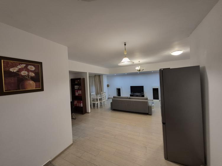 Apartament cu 2 camere semidecomandat în Băneasa