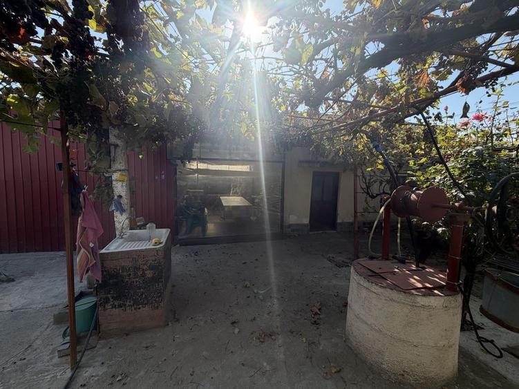 Casă cu 4 camere cu Teren 2000 Mp în Baia