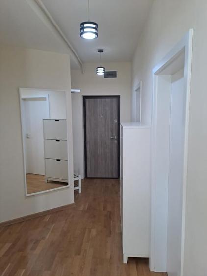 Apartament cu 3 camere semidecomandat, mobilat în Aradului