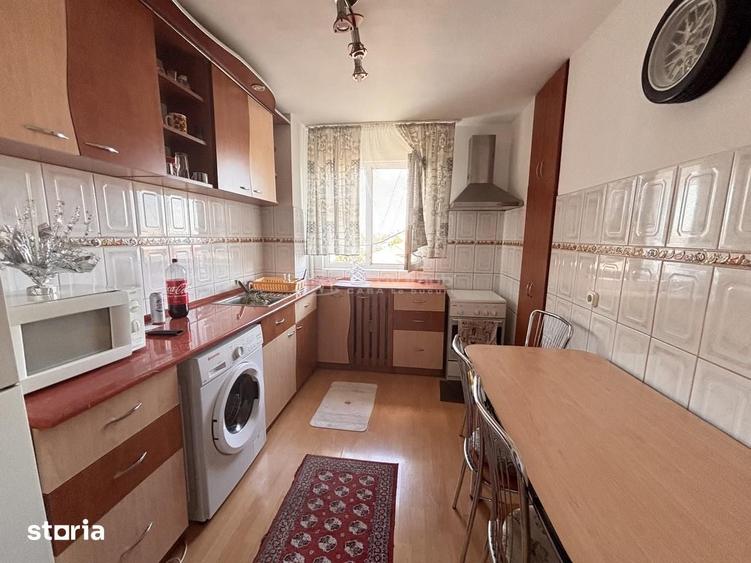 Apartament cu 3 camere decomandat în Decebal