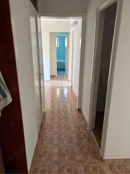Apartament cu 3 camere semidecomandat în Central