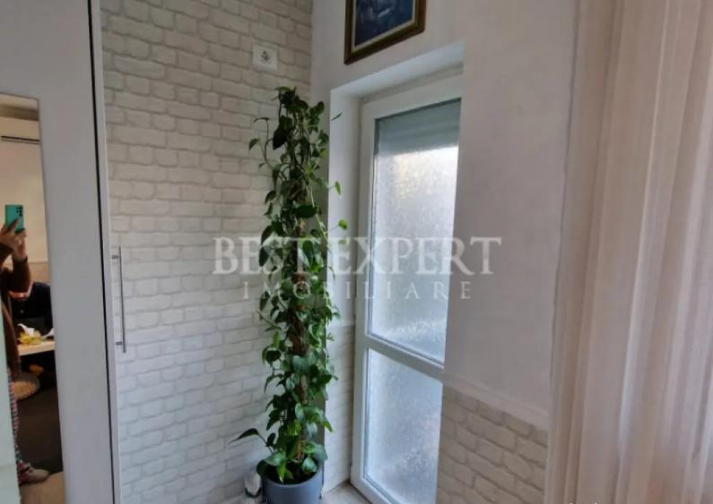 Casă cu 3 camere cu Teren 17 Mp în Titan