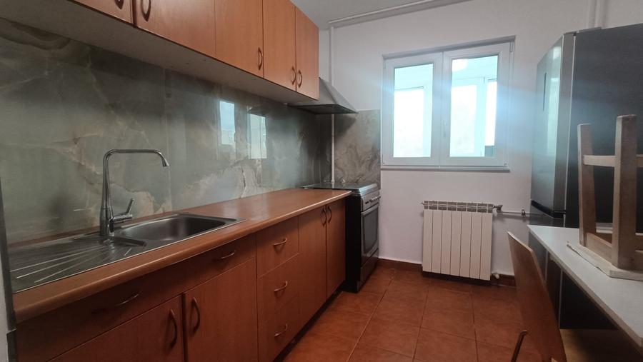 Apartament cu 3 camere decomandat, mobilat în Dristor