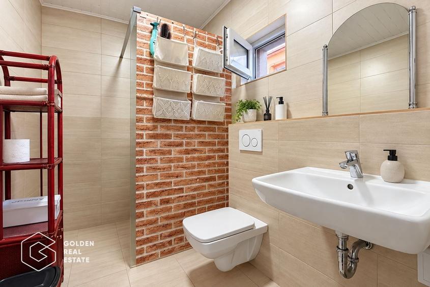 Casă individuală cu 4 camere cu Canalizare în Gai