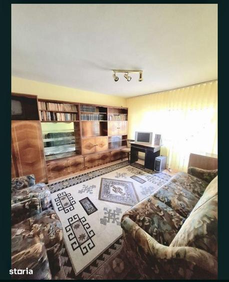 Apartament cu 4 camere decomandat, mobilat în Central