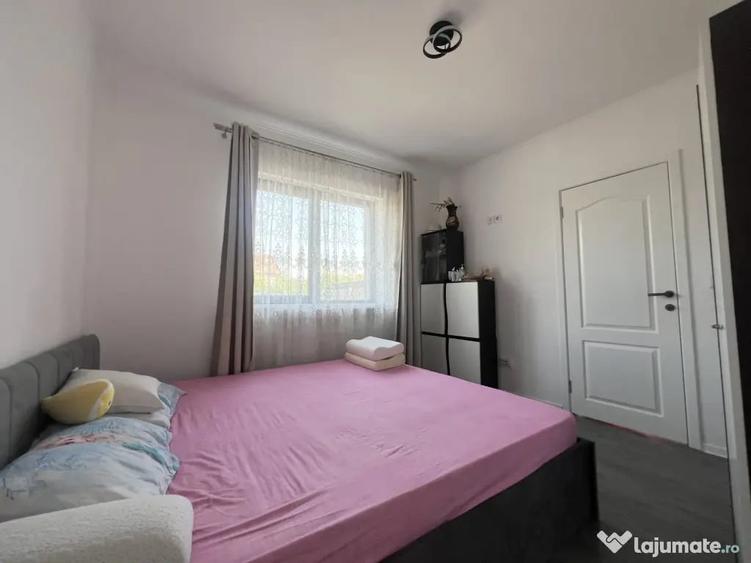 Casă cu 3 camere cu Teren 300 Mp în Sânmihaiu Român