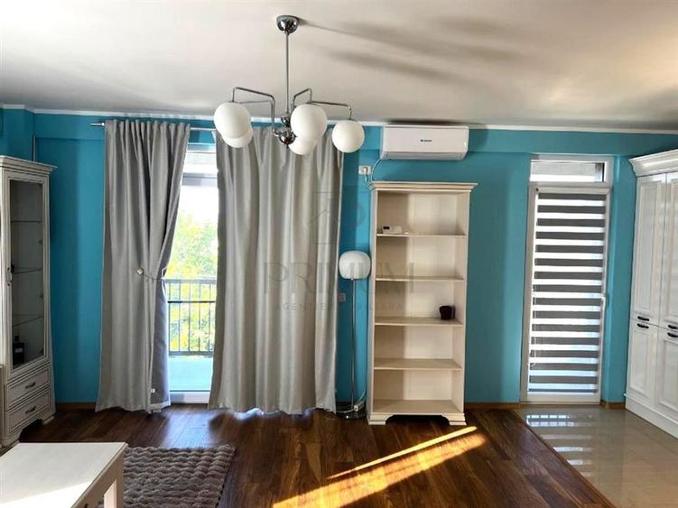 Apartament cu 3 camere decomandat, mobilat în Aradului