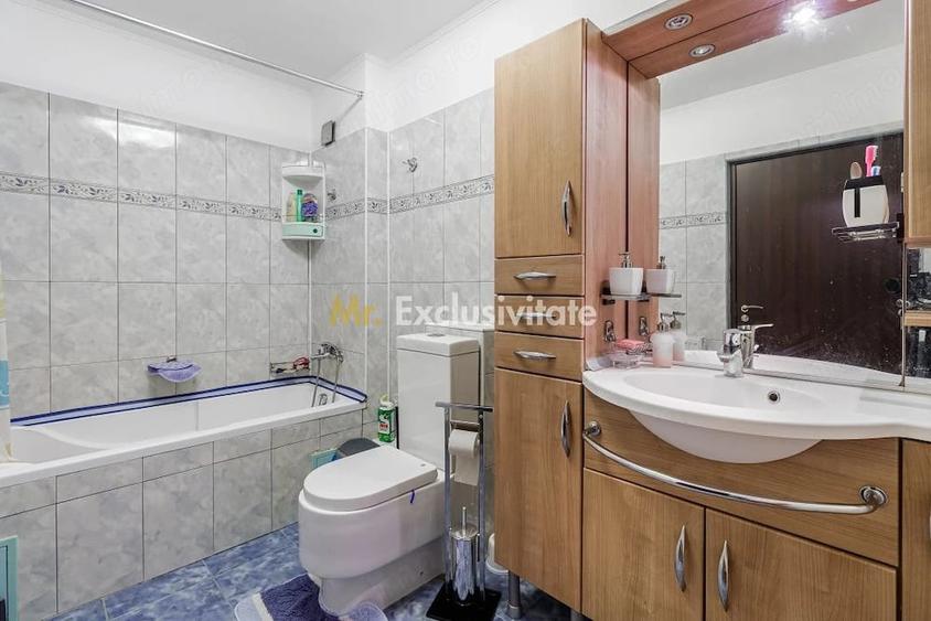 Casă cu 4 camere cu Teren 186.33 Mp în 1 Decembrie