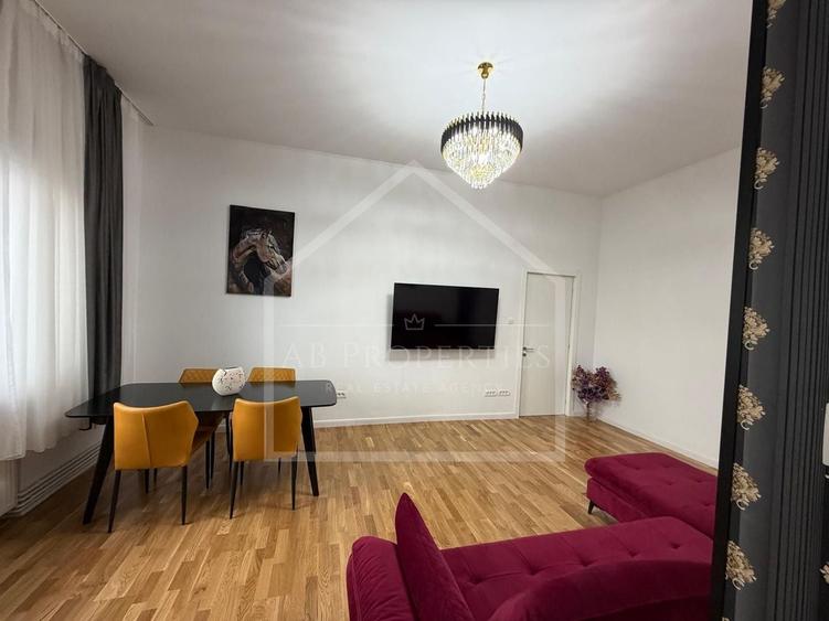 Apartament cu 3 camere decomandat, mobilat în Calea Victoriei